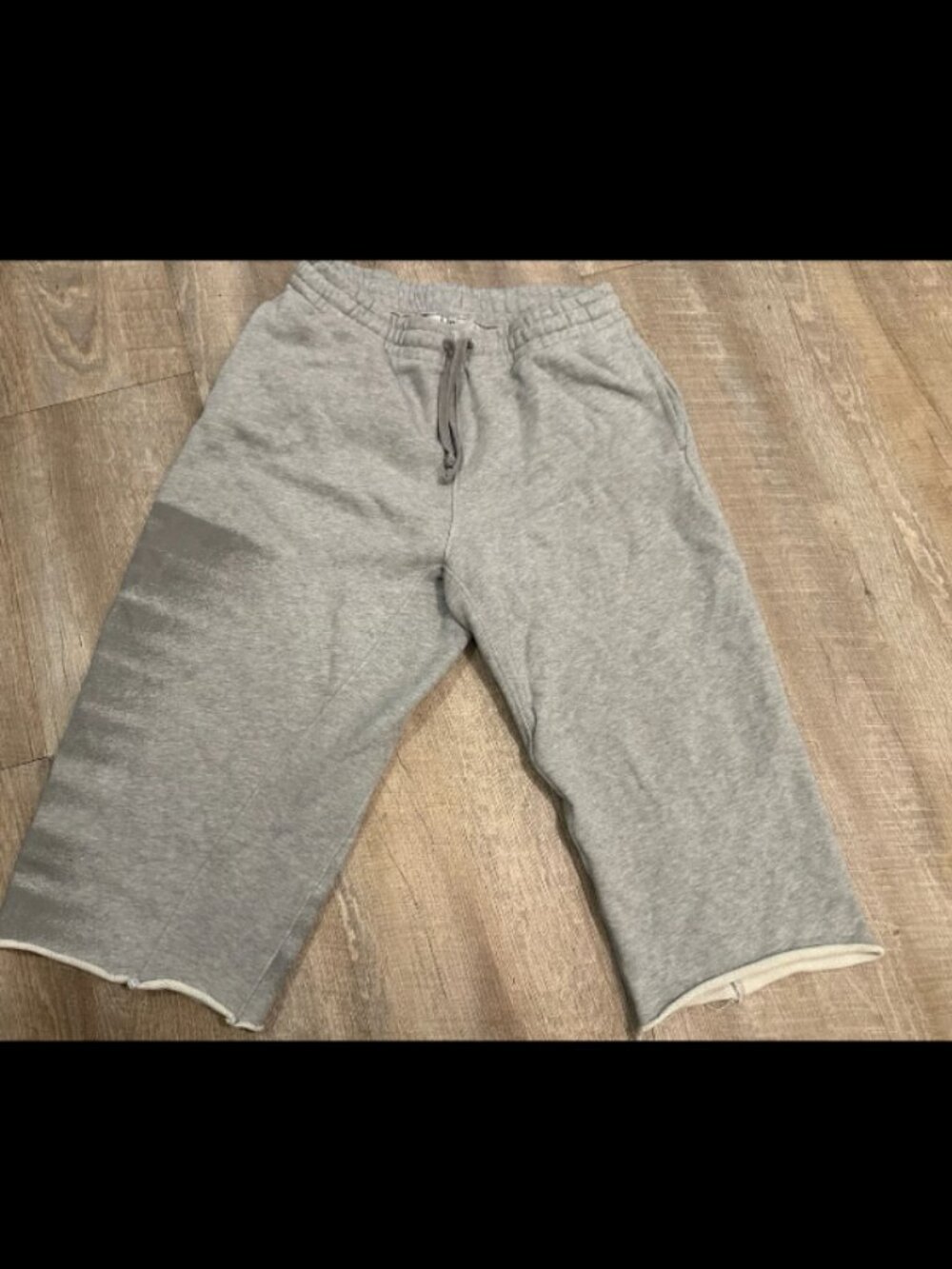 Gymshark Gray Cropped Sweatpants Size Large